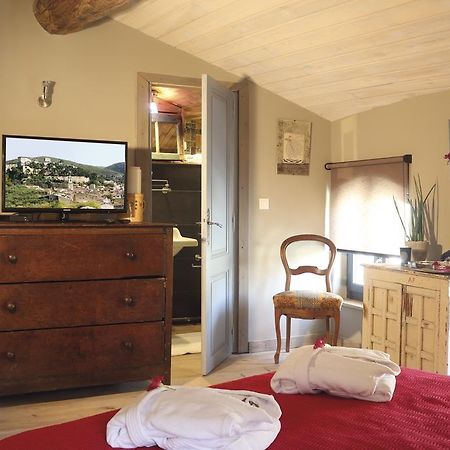 La Casa De Boulbon Bed and Breakfast Værelse billede